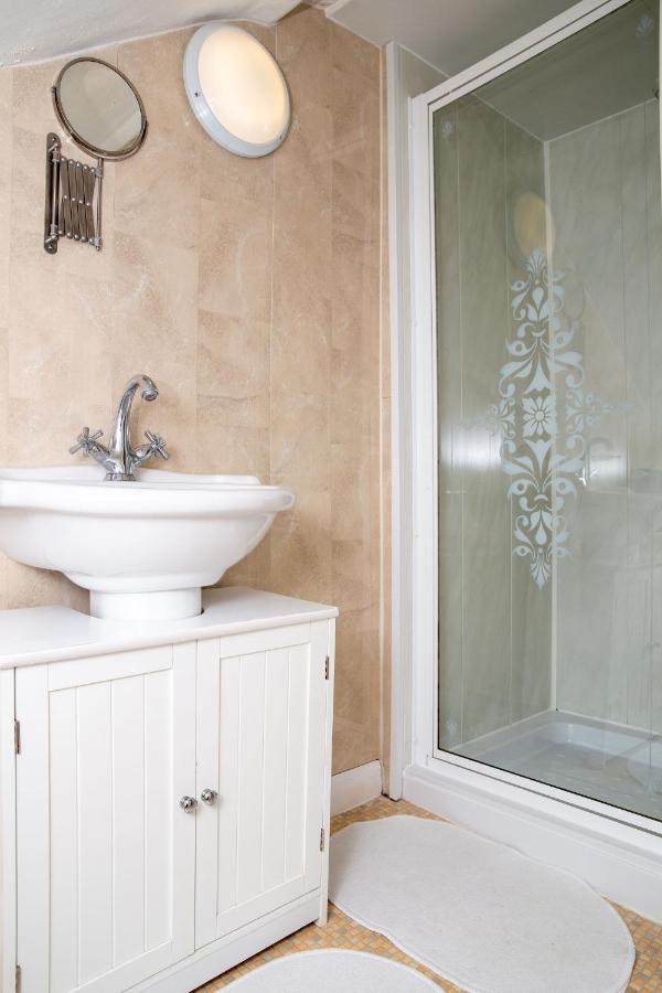 Sandgate 2-Bed Apartment In Ayr Central Location Экстерьер фото